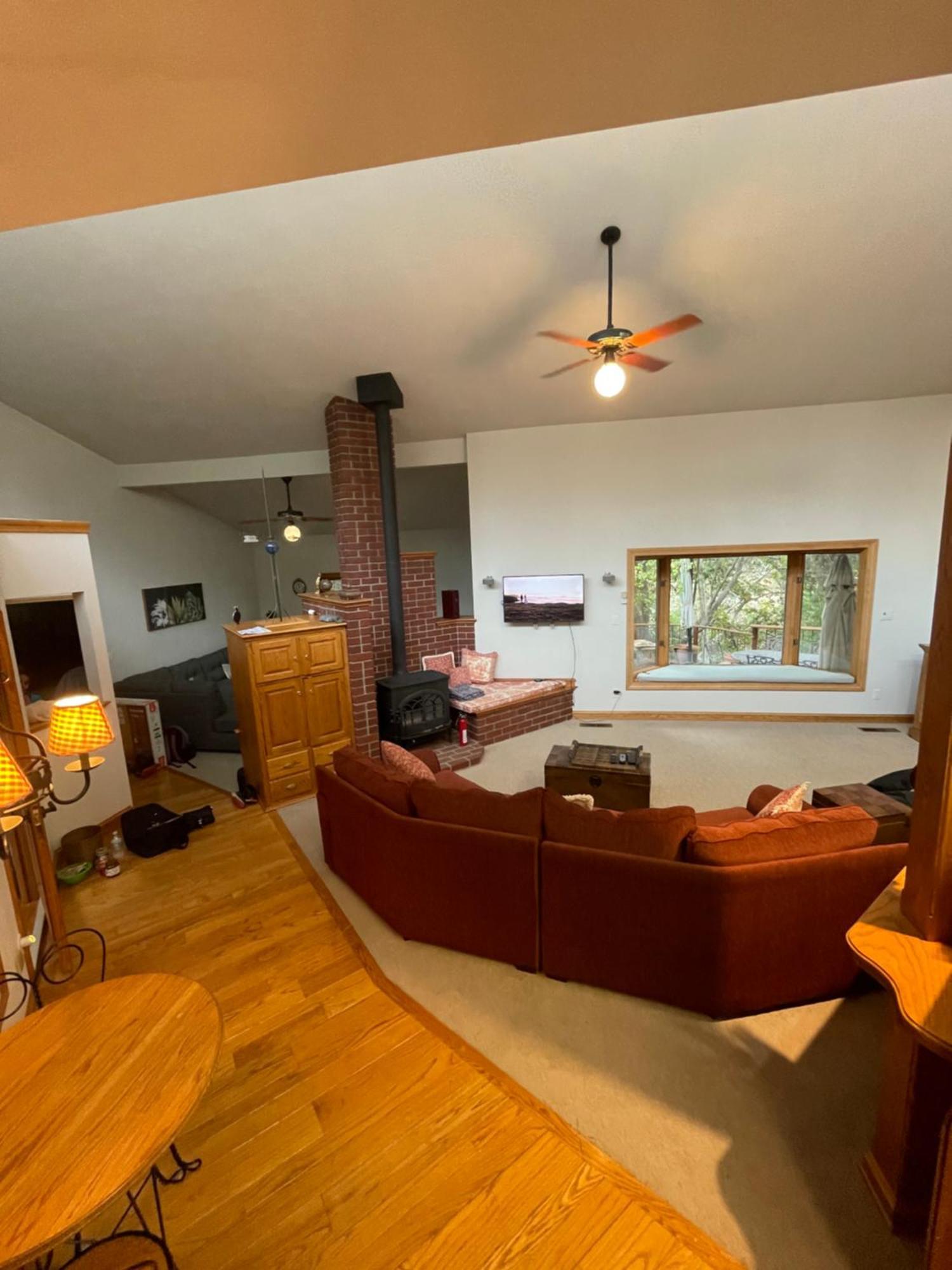 Riverfront Retreat- Spa/hot Tub, Game Room, Limited Gym Hébergement de vacances Three Rivers